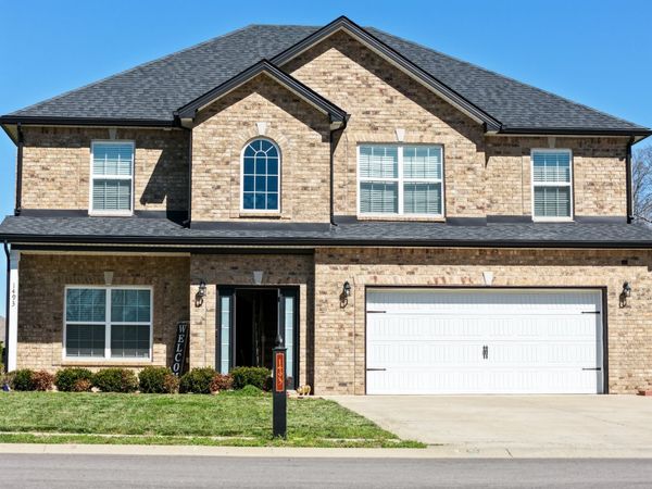 1493 English Oak Dr, Clarksville, TN 37043