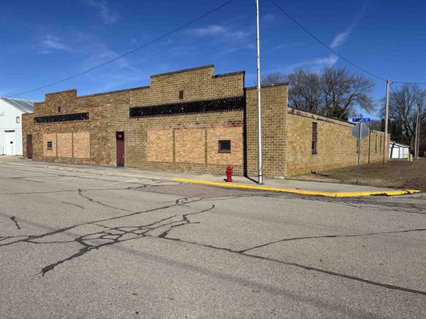 112 S State Street , Terril, IA 51364