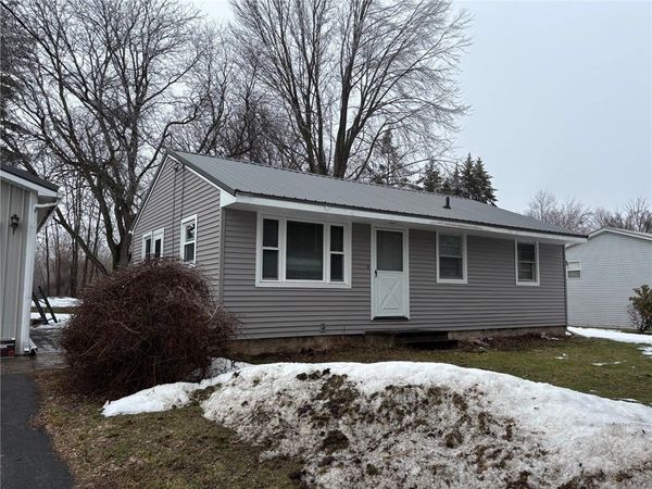 9 Nelson Street, Holley, NY 14470