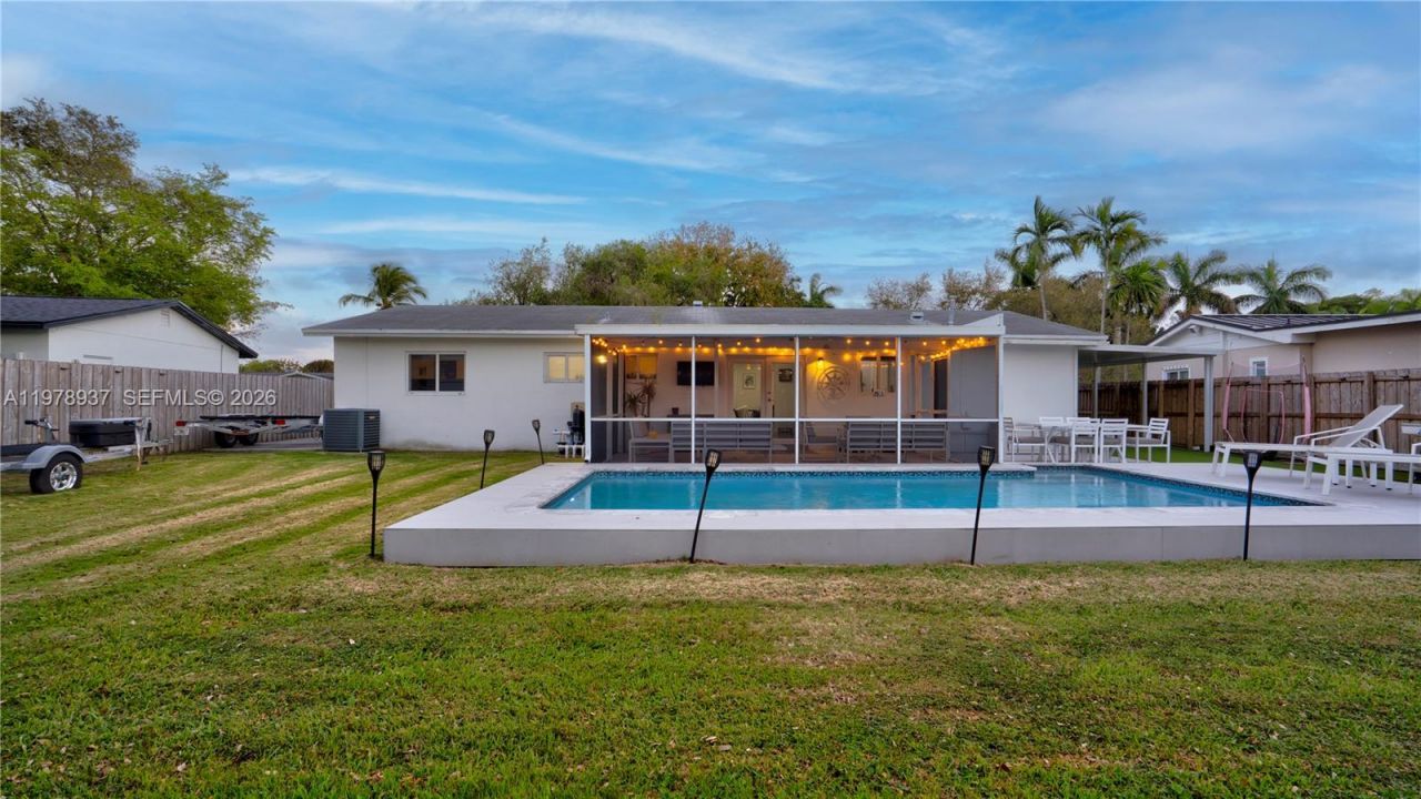 9311 Sterling Dr, Cutler Bay, FL 33157 Photo