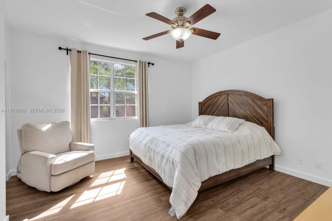 1418 Barcelona Way , Unit 6-23, Weston, FL 33327 Photo