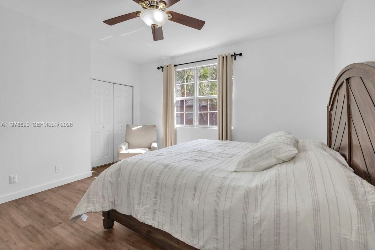 1418 Barcelona Way , Unit 6-23, Weston, FL 33327 Photo