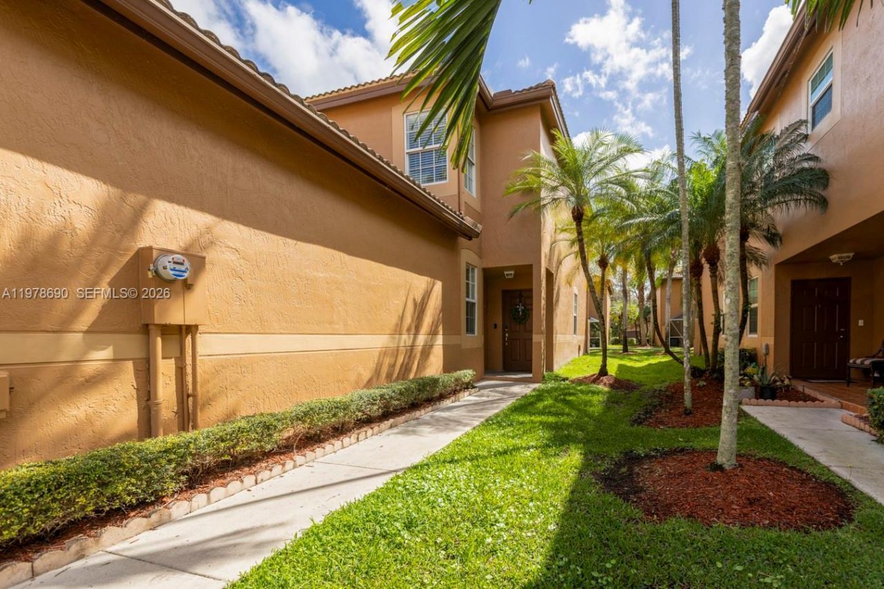 1418 Barcelona Way , Unit 6-23, Weston, FL 33327 Photo