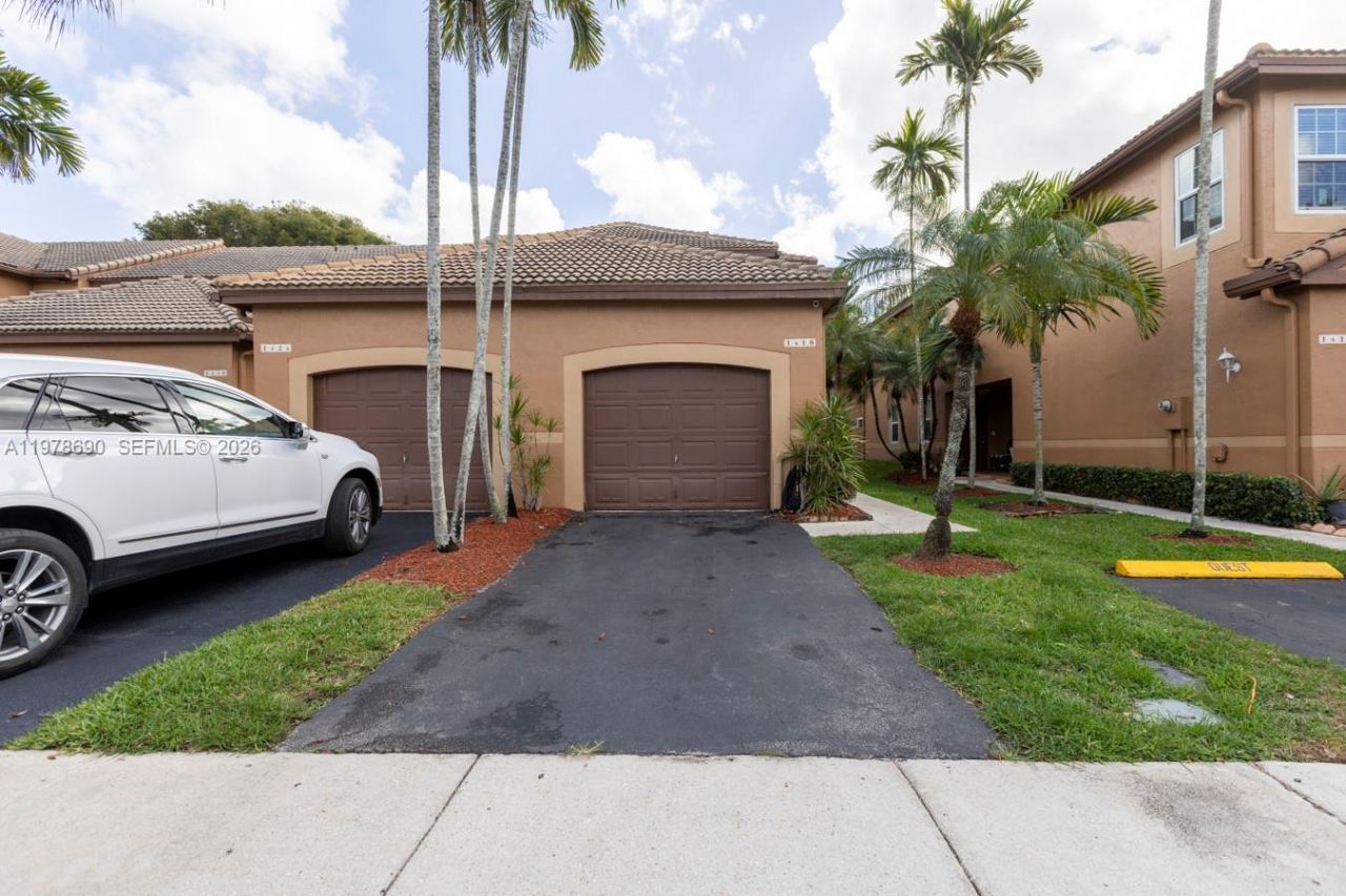 1418 Barcelona Way , Unit 6-23, Weston, FL 33327 Photo