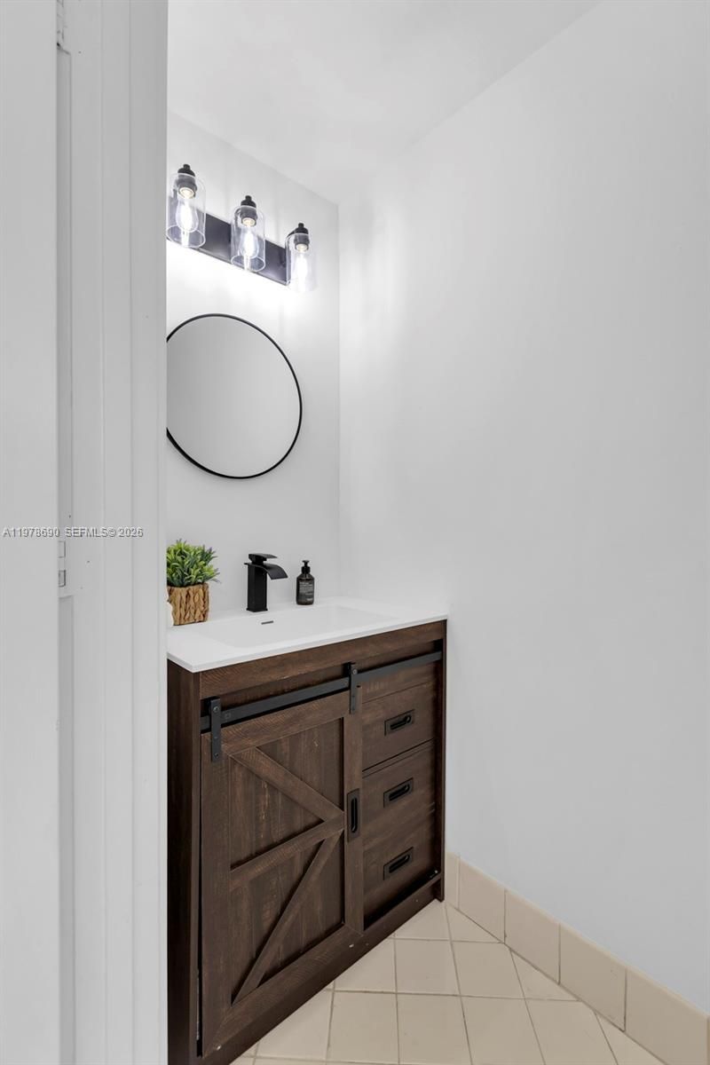 1418 Barcelona Way , Unit 6-23, Weston, FL 33327 Photo