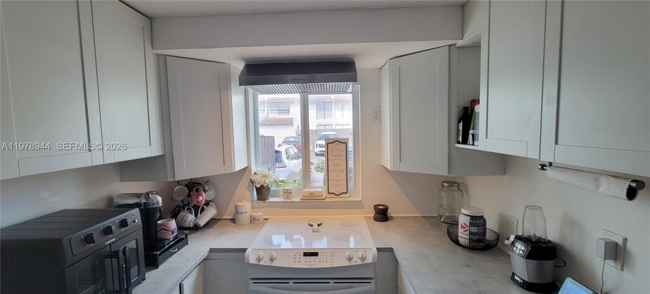 11396 SW 65th St , Miami, FL 33173 Photo