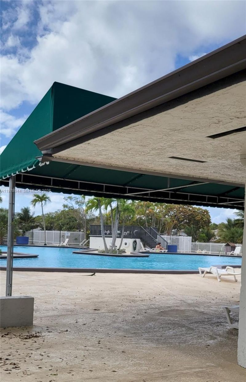 11396 SW 65th St , Miami, FL 33173 Photo