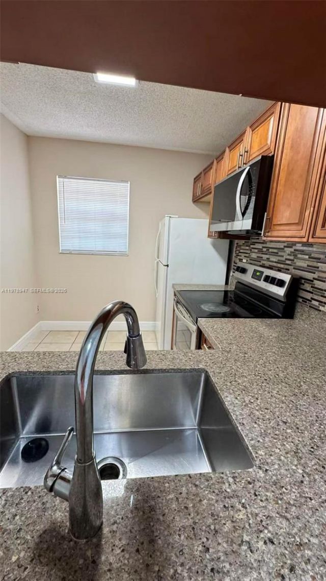 10349 NW 8th St, Unit 106, Pembroke Pines, FL 33026 Photo