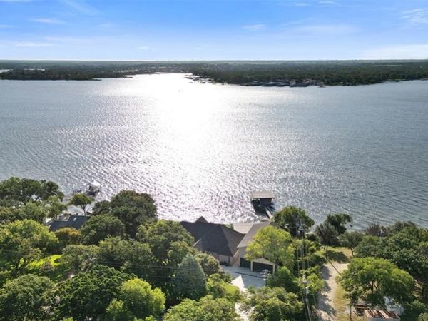 12210 Lake Forest Drive, Azle, TX 76020