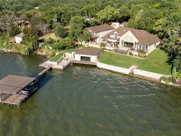 12210 Lake Forest Drive, Azle, TX 76020