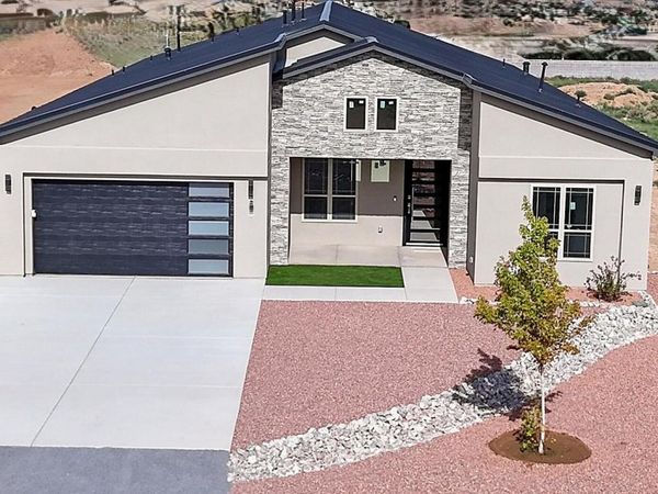 512 2nd Street NE, Rio Rancho, NM 87124