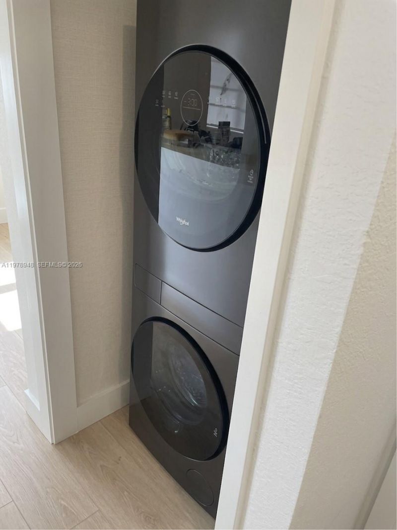 8345 Byron Ave, Unit 1, Miami Beach, FL 33141 Photo