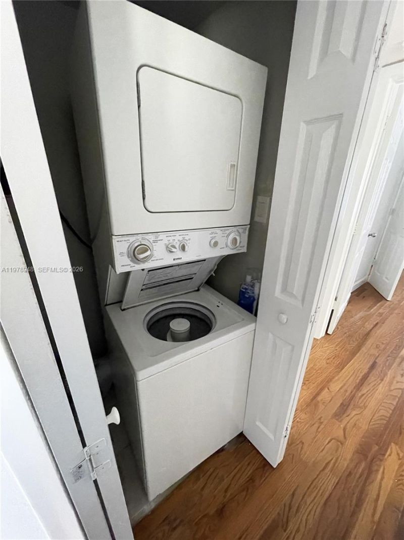 8345 Byron Ave, Unit 1, Miami Beach, FL 33141 Photo