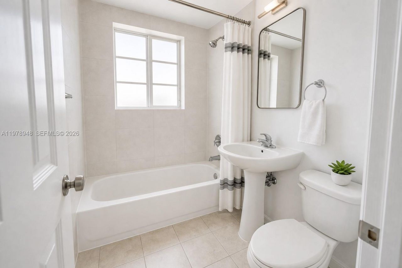 8345 Byron Ave, Unit 1, Miami Beach, FL 33141 Photo