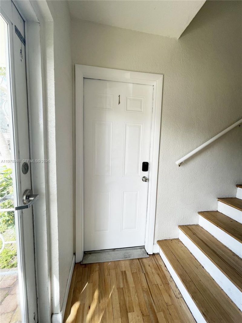 8345 Byron Ave, Unit 1, Miami Beach, FL 33141 Photo