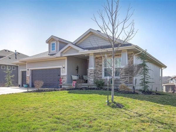 2713 W Concord Drive, Olathe, KS 66061