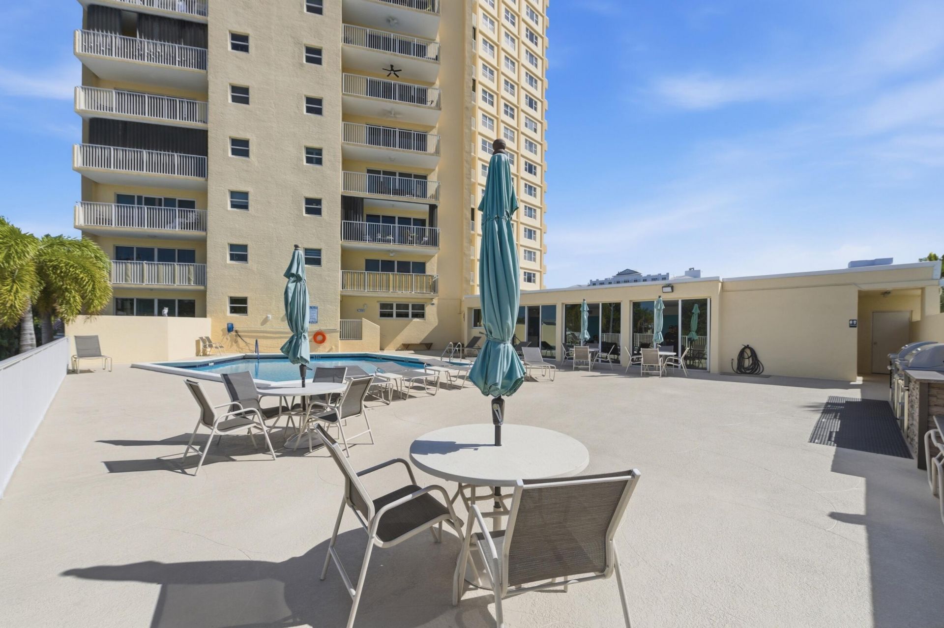 1200 Hibiscus Avenue, Unit 1107, Pompano Beach, FL 33062 Photo