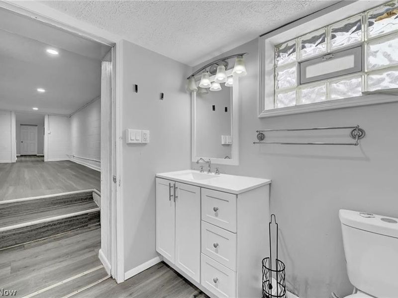 1417 Harrisburg Road NE, Canton, OH 44705 Photo 10