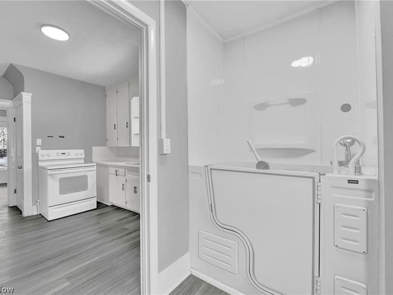 1417 Harrisburg Road NE, Canton, OH 44705 Photo 12