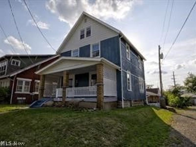 1417 Harrisburg Road NE, Canton, OH 44705 Photo 2