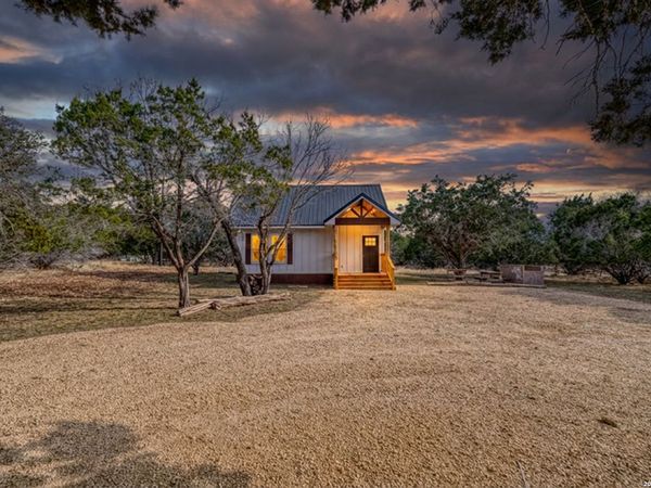 60 Loop, Uvalde, TX 78801