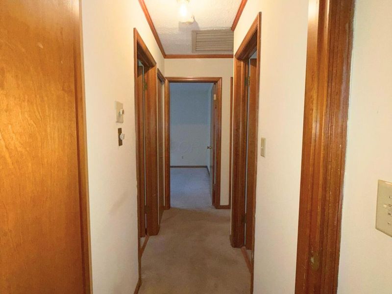 3985 Spyglass Drive, Columbus, OH 43228 Photo 11