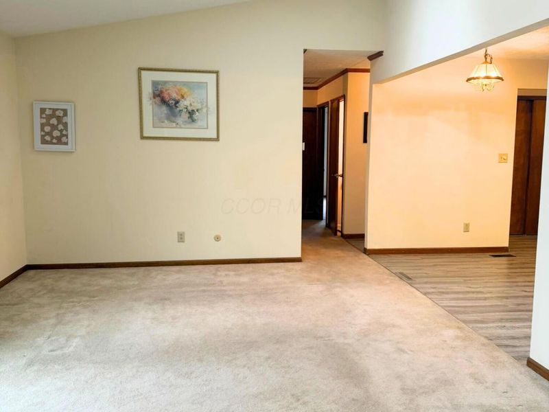 3985 Spyglass Drive, Columbus, OH 43228 Photo 6