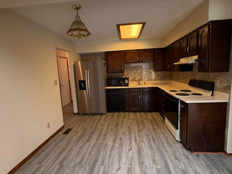 3985 Spyglass Drive, Columbus, OH 43228 Photo 8