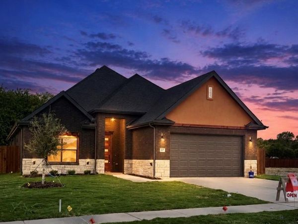 117 Yvonne Street, Red Oak, TX 75154