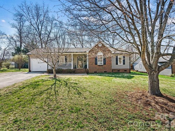 215 Towne Court NW, Conover, NC 28613