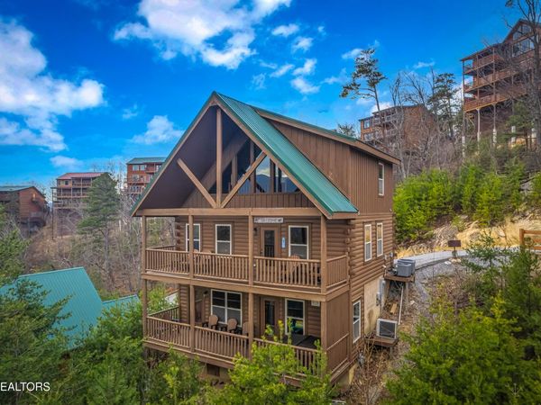 4836 Highland Place Way, Pigeon Forge, TN 37863