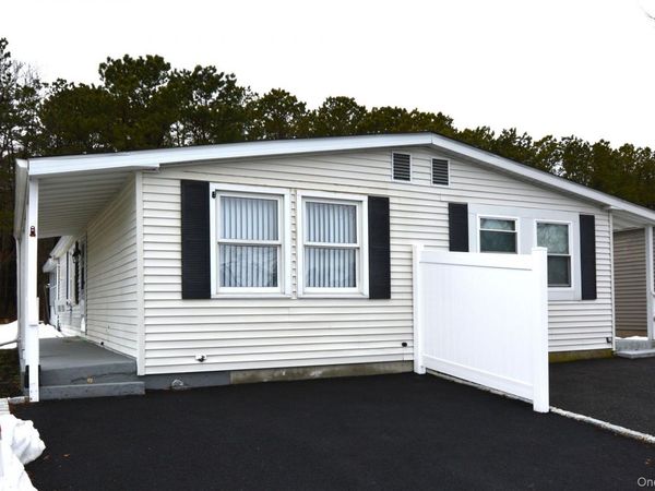 65A Village Circle S, Manorville, NY 11949