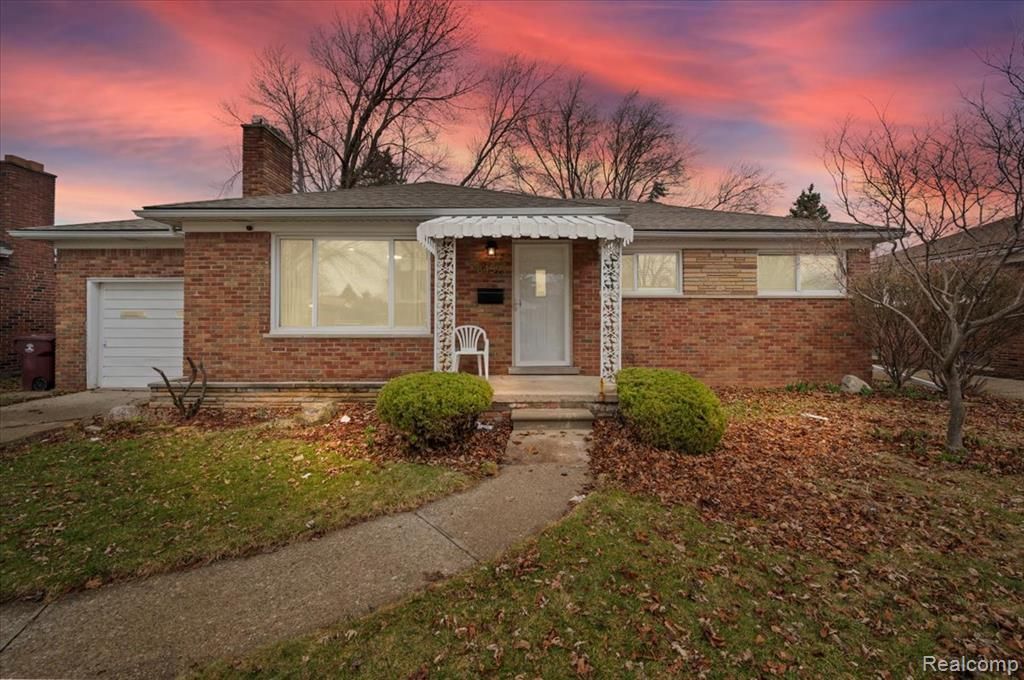 8457 Menge, Center Line, MI 48015 Main Photo