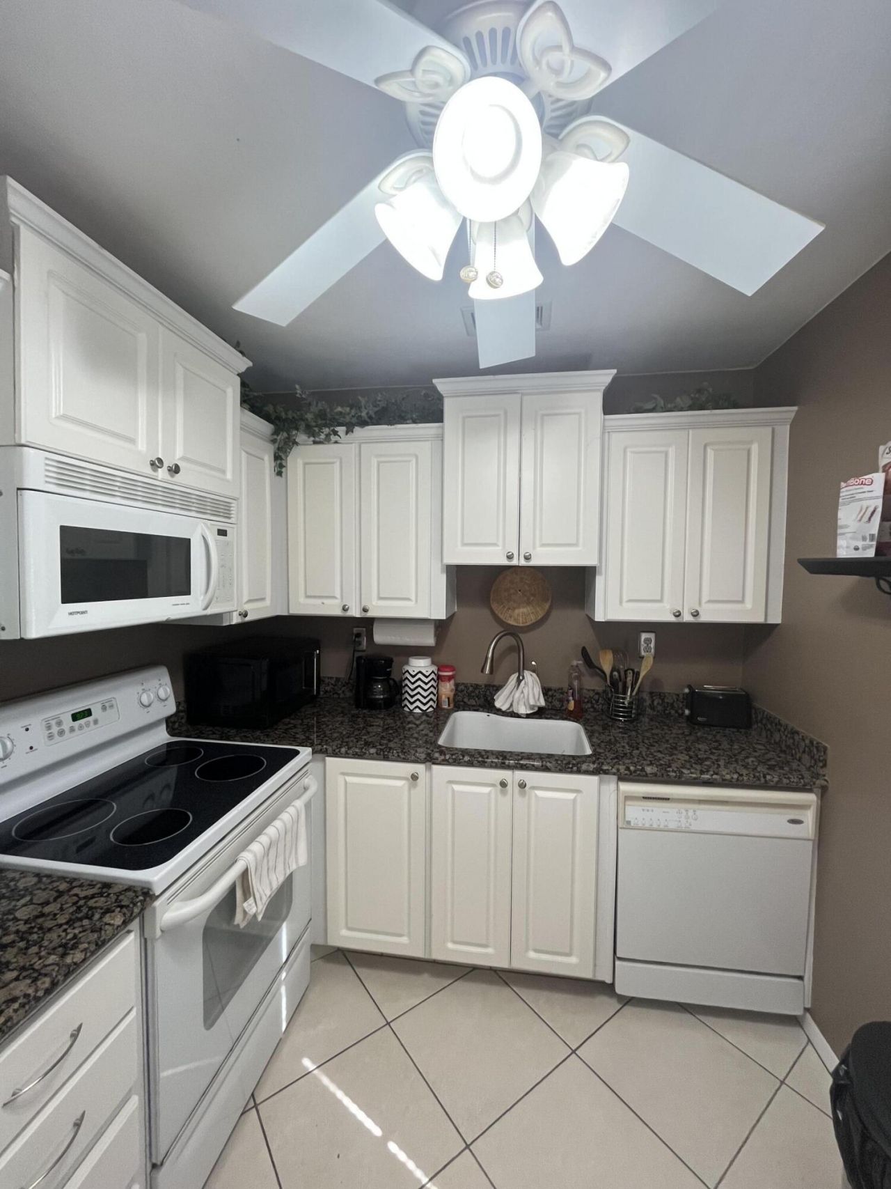 142 Normandy C, Delray Beach, FL 33484 Photo