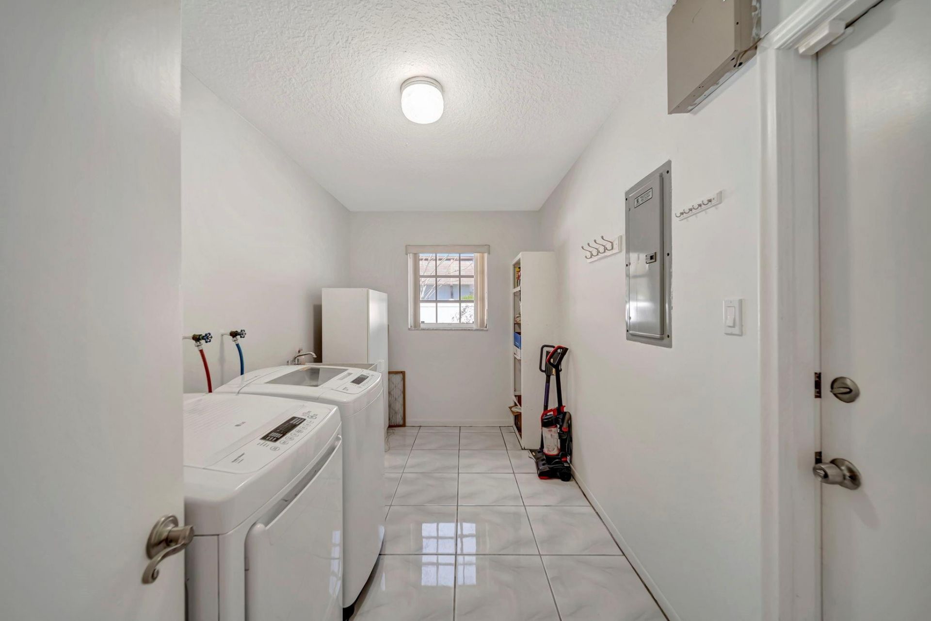 1251 SW 67th Avenue, Plantation, FL 33317 Photo