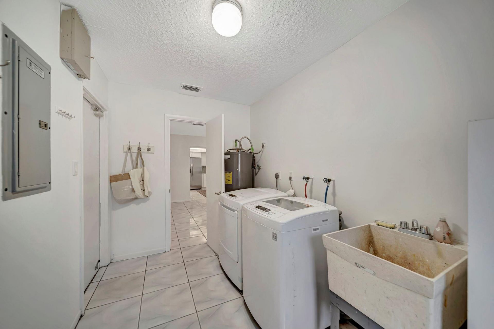 1251 SW 67th Avenue, Plantation, FL 33317 Photo