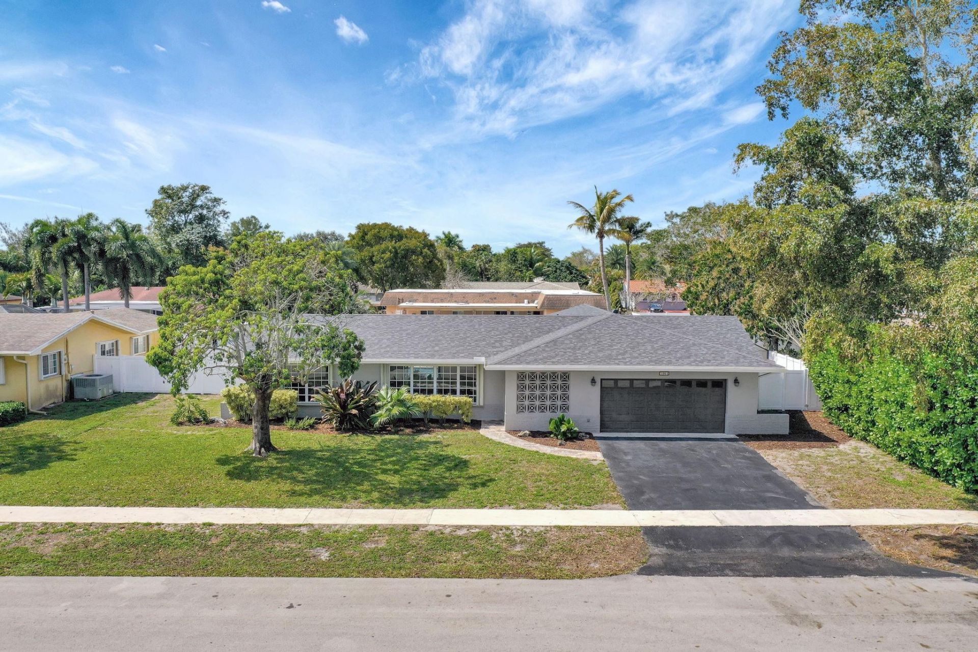1251 SW 67th Avenue, Plantation, FL 33317 Photo