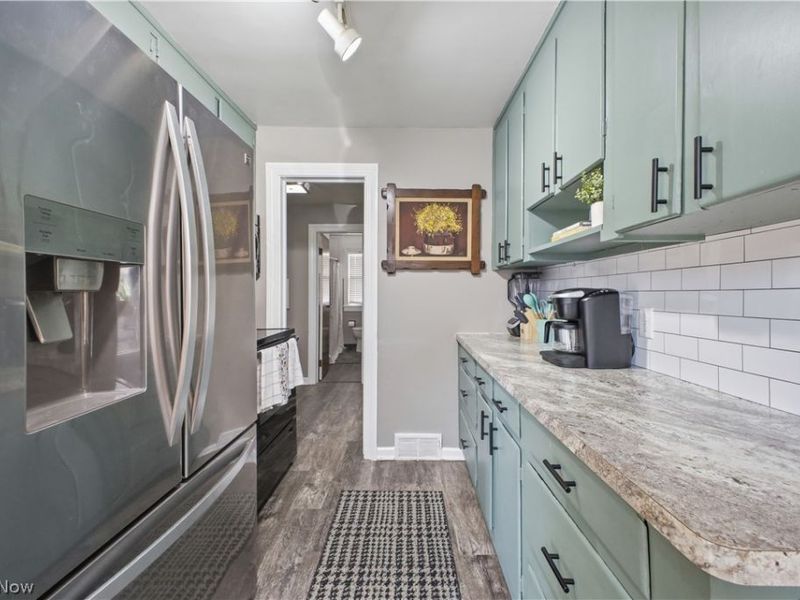 696 Meadowbrook Avenue SE, Warren, OH 44484 Photo 8