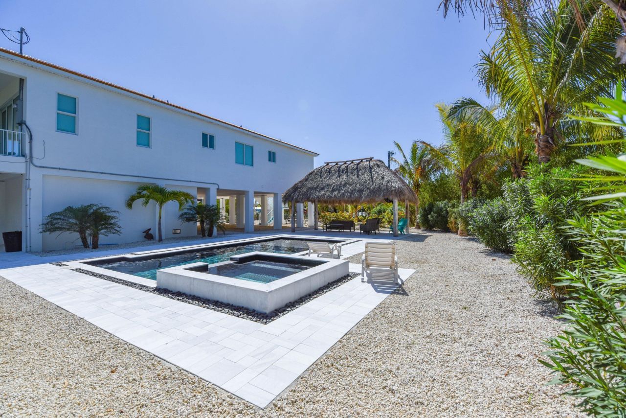 30985 Watson Boulevard, Big Pine Key, FL 33043 Photo