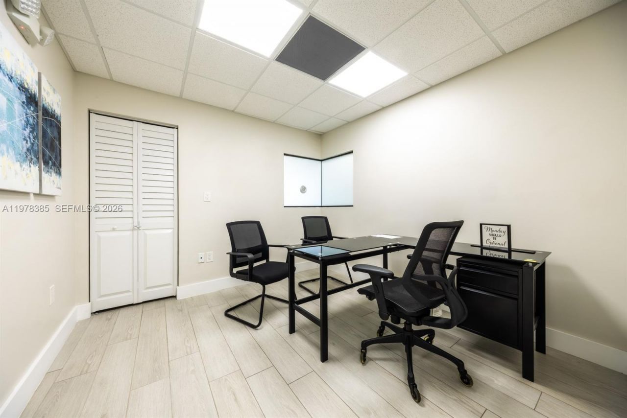 10200 NW 25th St, Doral, FL 33172 Photo