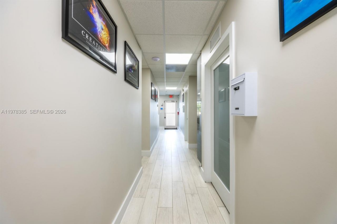 10200 NW 25th St, Doral, FL 33172 Photo