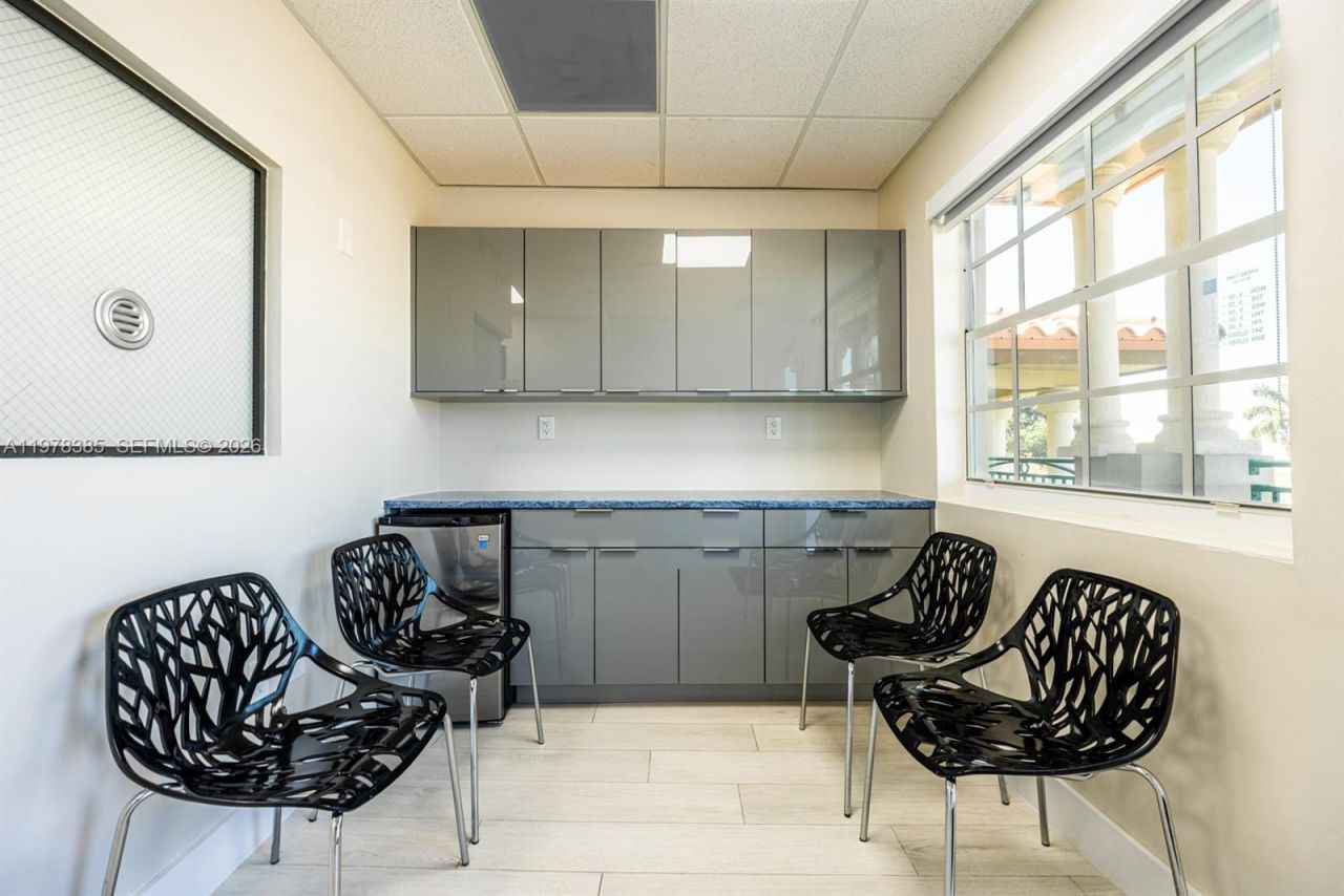 10200 NW 25th St, Doral, FL 33172 Photo