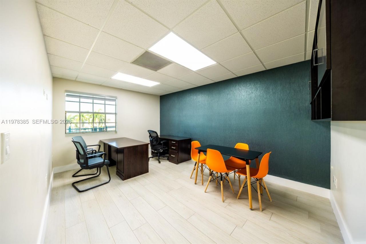 10200 NW 25th St, Doral, FL 33172 Photo