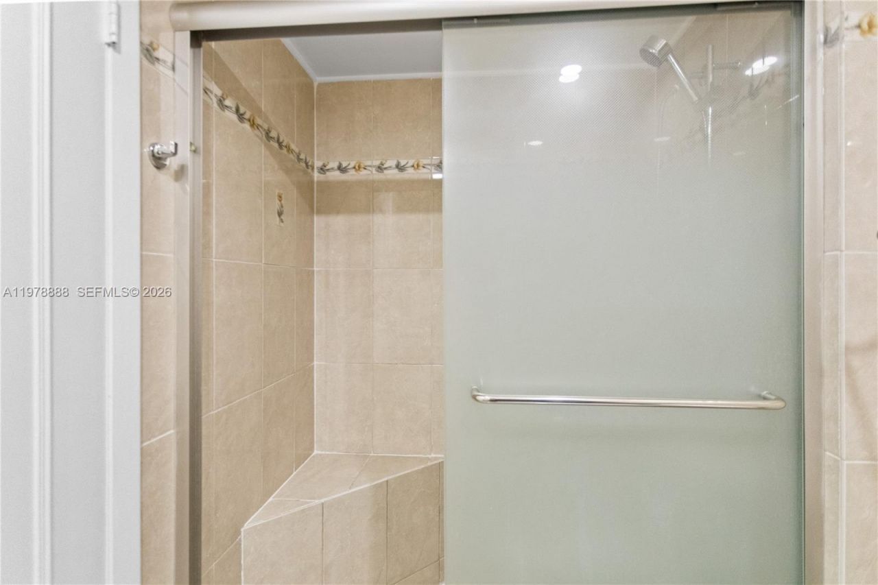 3850 Washington St, Unit 816, Hollywood, FL 33021 Photo