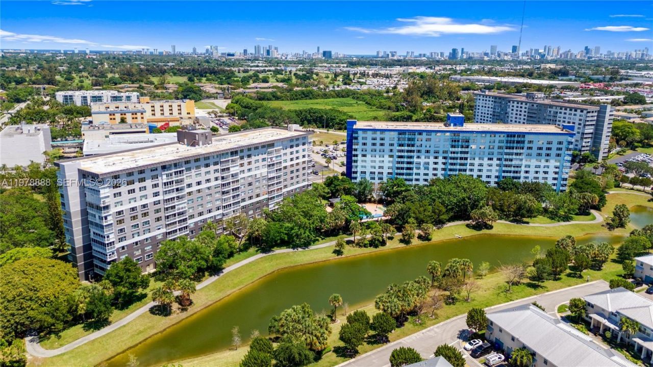 3850 Washington St, Unit 816, Hollywood, FL 33021 Photo