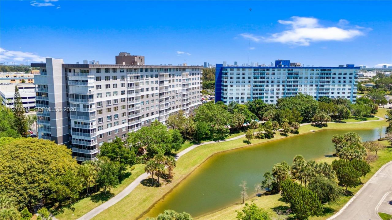 3850 Washington St, Unit 816, Hollywood, FL 33021 Photo