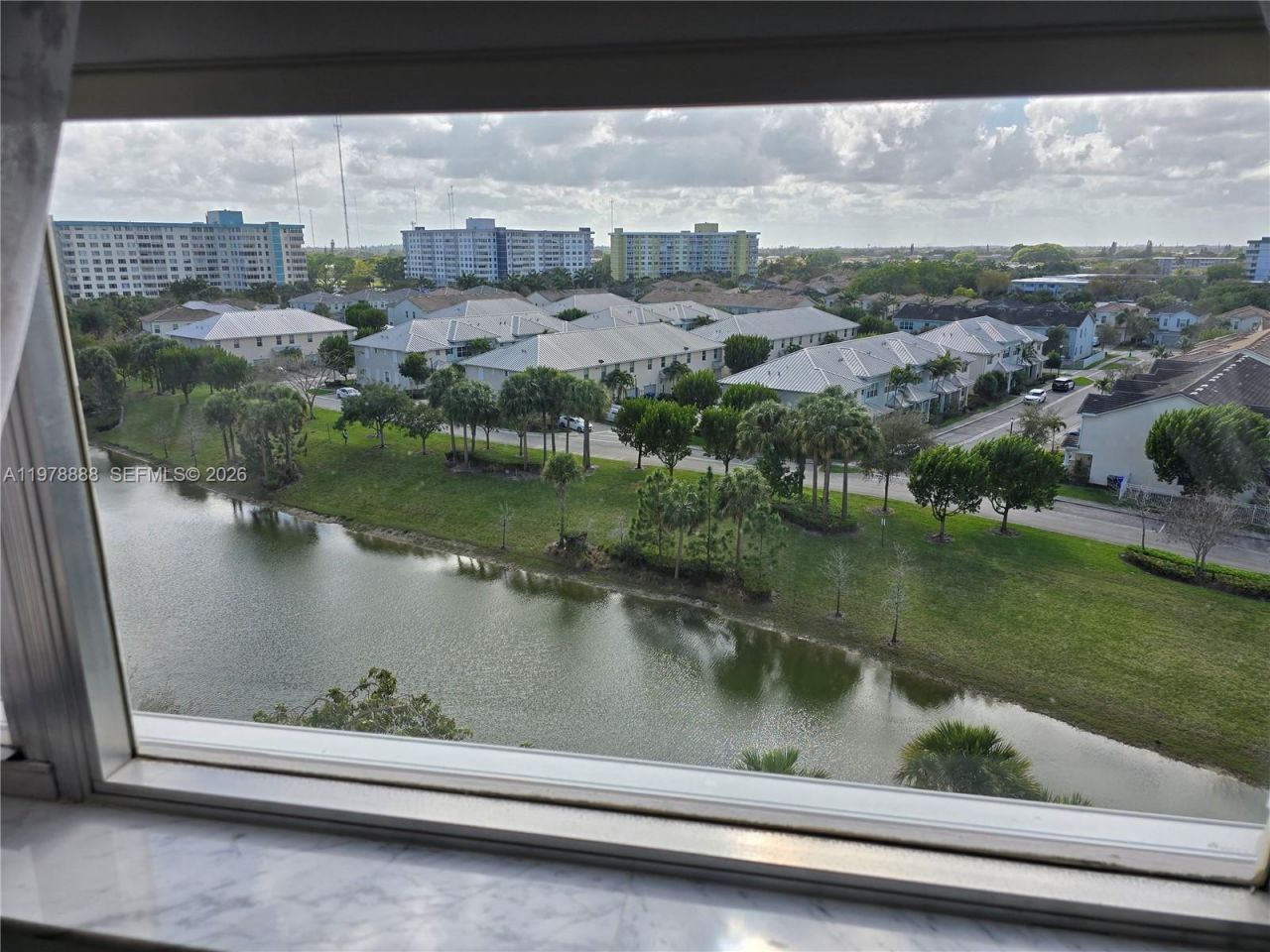 3850 Washington St , Unit 816, Hollywood, FL 33021 Photo