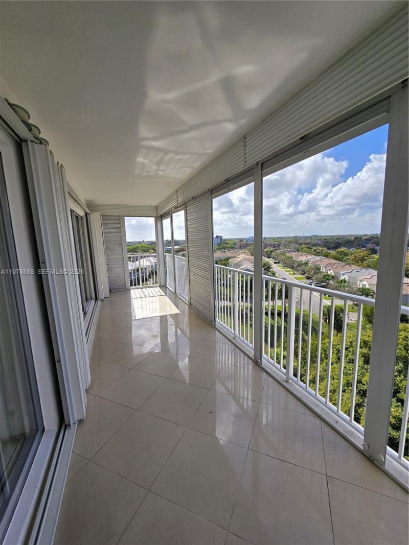 3850 Washington St , Unit 816, Hollywood, FL 33021 Photo