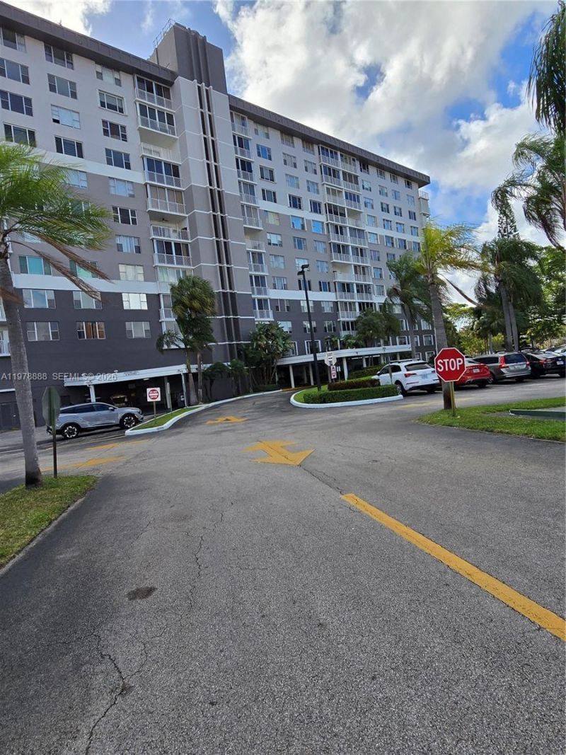 3850 Washington St , Unit 816, Hollywood, FL 33021 Photo