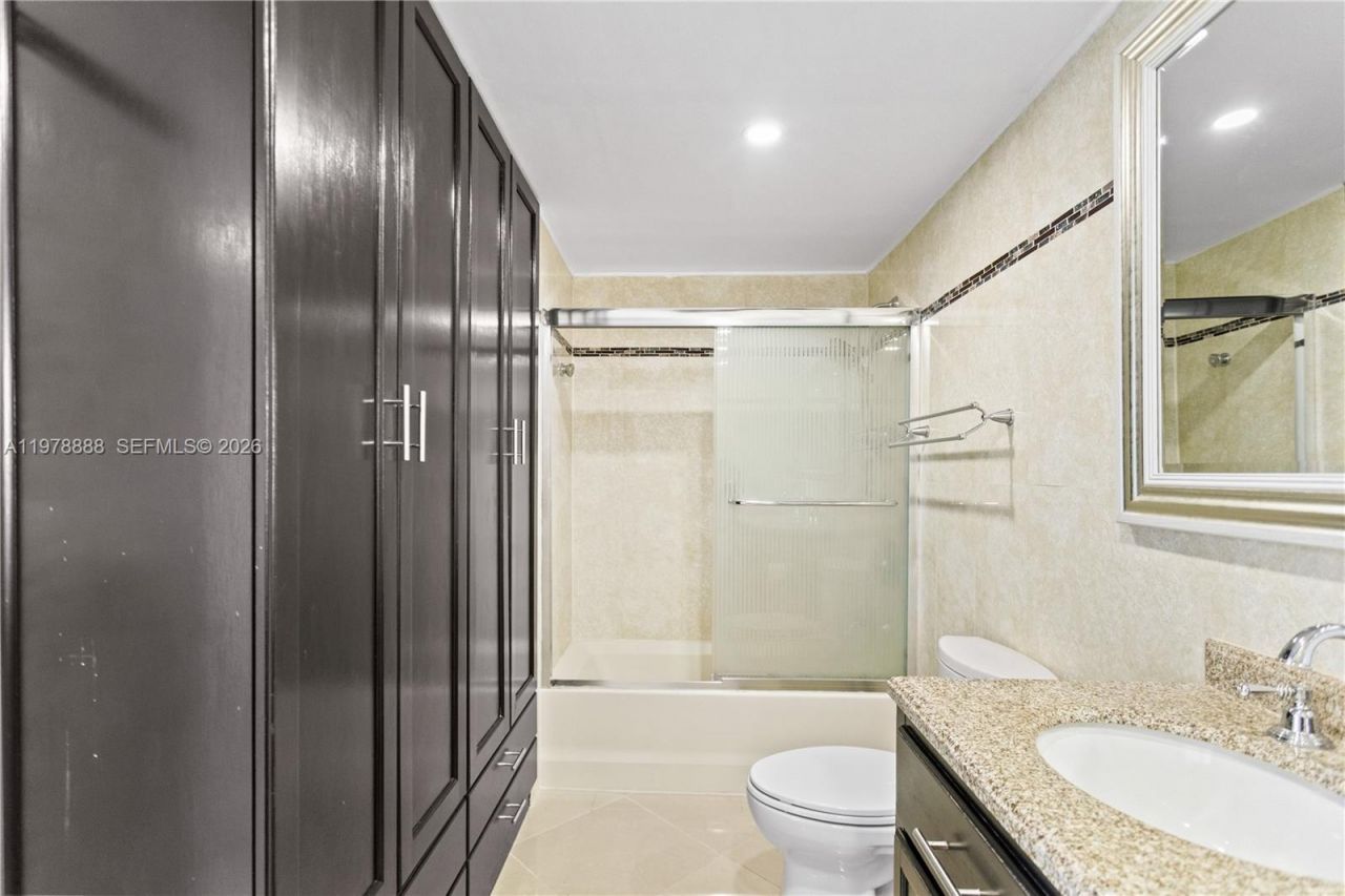 3850 Washington St, Unit 816, Hollywood, FL 33021 Photo